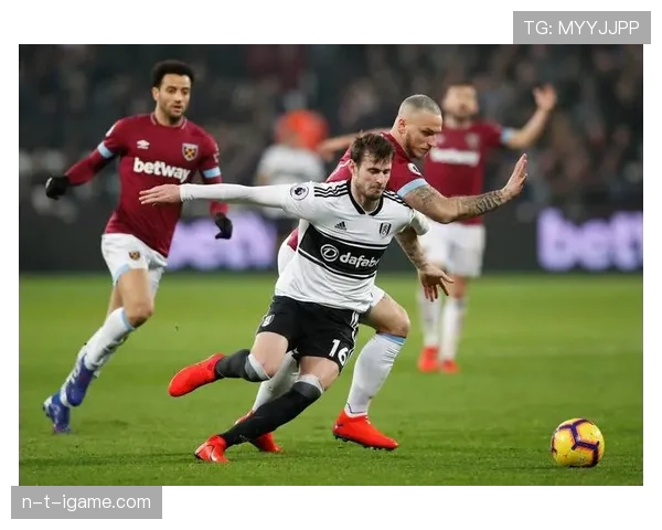 沙尔克锋线火力全开，状态回暖助球队豪取连胜