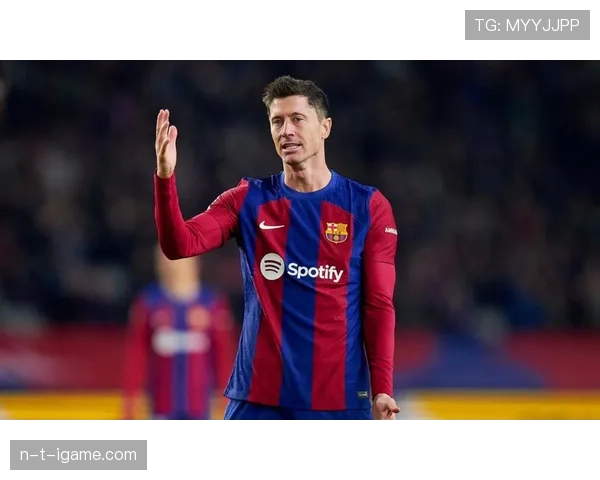 莱万多夫斯基早期生涯解析：低起点前锋如何完成顶级进化